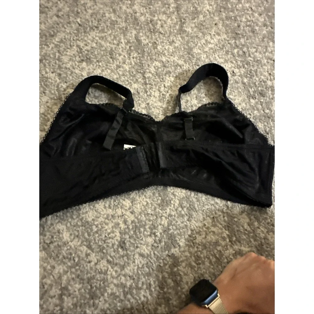 COMFORT CHOICE Women's Black Wireless Bra Size 48 C Lace Detail